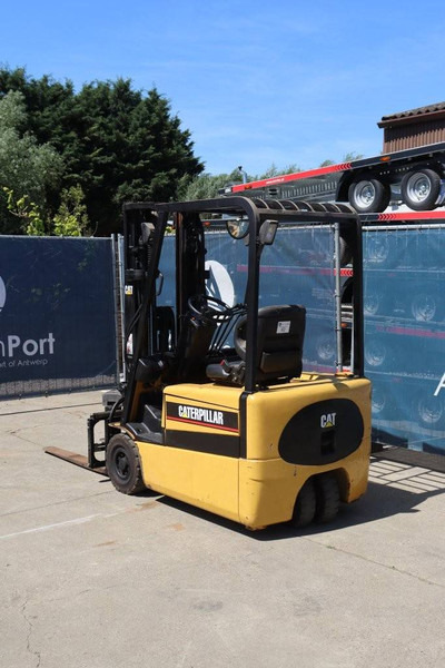 Caterpillar EP16KT - Chariot élévateur électrique: photos 3 Caterpillar EP16KT - Chariot élévateur électrique: photos 3