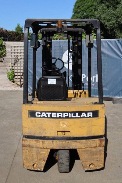 Caterpillar EP30 - Chariot élévateur électrique: photos 4 Caterpillar EP30 - Chariot élévateur électrique: photos 4