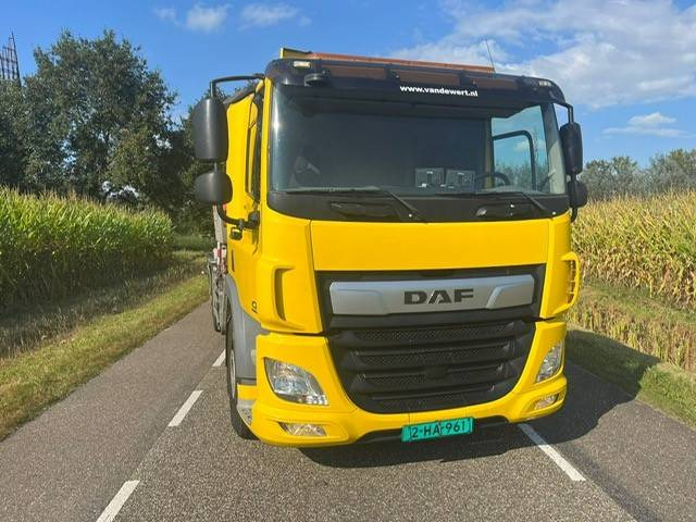 DAF CF290 - Camion fourgon: photos 3 DAF CF290 - Camion fourgon: photos 3