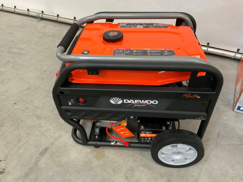 Daewoo GDAX9250E-3 - Groupe électrogène: photos 3 Daewoo GDAX9250E-3 - Groupe électrogène: photos 3