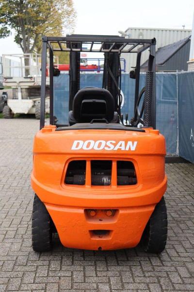 Doosan - Chariot élévateur diesel: photos 5 Doosan - Chariot élévateur diesel: photos 5