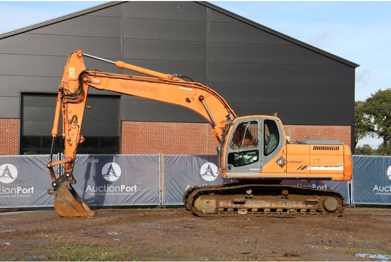 Doosan DX225LC - Pelle sur chenille: photos 1 Doosan DX225LC - Pelle sur chenille: photos 1