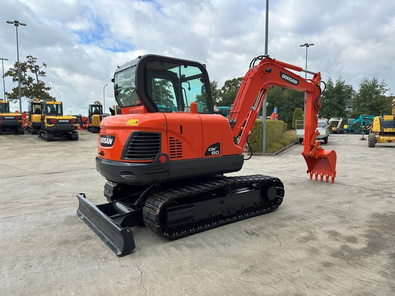 Doosan DX60 - Pelle sur chenille: photos 4 Doosan DX60 - Pelle sur chenille: photos 4