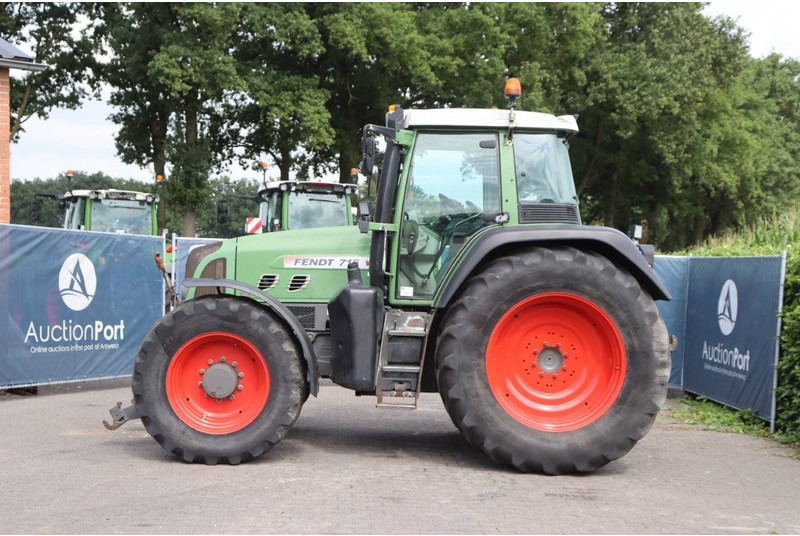 Fendt 716 VARIO - Tracteur agricole: photos 2 Fendt 716 VARIO - Tracteur agricole: photos 2