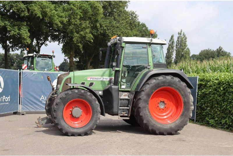 Fendt 716 VARIO - Tracteur agricole: photos 1 Fendt 716 VARIO - Tracteur agricole: photos 1