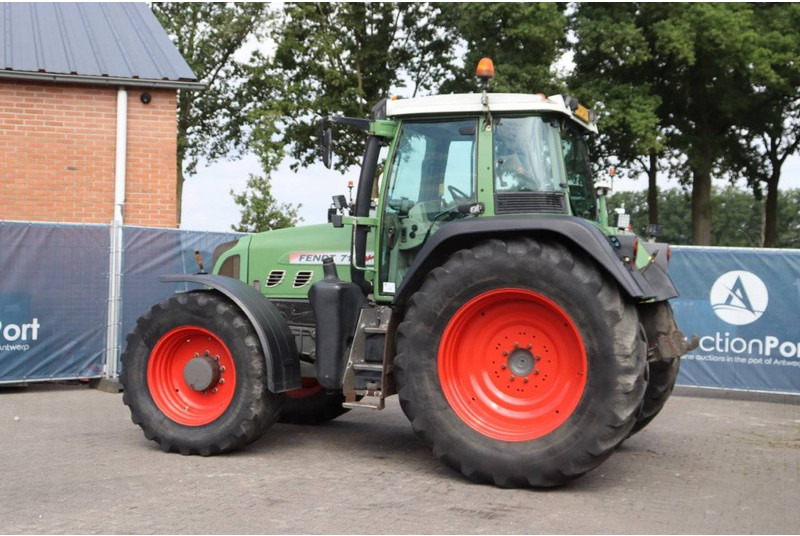 Fendt 716 VARIO - Tracteur agricole: photos 3 Fendt 716 VARIO - Tracteur agricole: photos 3