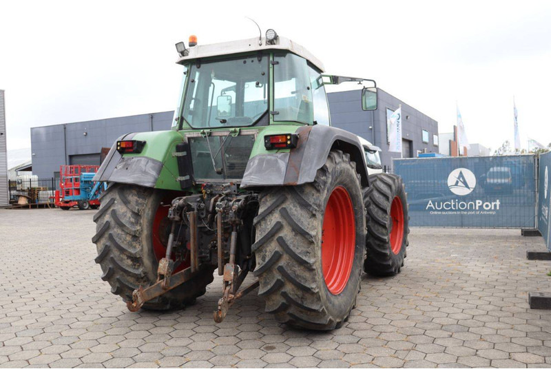 Tracteur agricole Fendt Favorit 824: photos 6 Tracteur agricole Fendt Favorit 824: photos 6