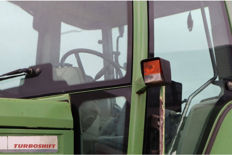 Tracteur agricole Fendt Favorit 824: photos 15 Tracteur agricole Fendt Favorit 824: photos 15