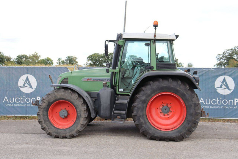 Fendt Vario Favorit 716 - Tracteur agricole: photos 2 Fendt Vario Favorit 716 - Tracteur agricole: photos 2