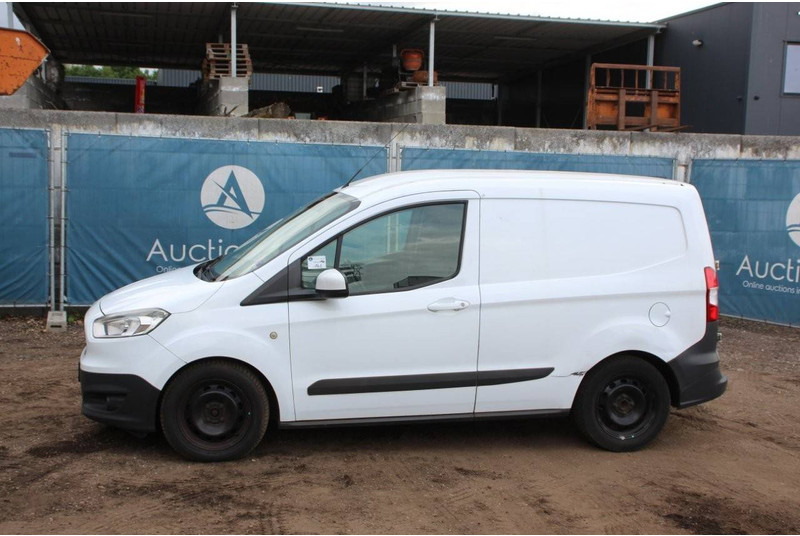 Ford Transit Courier - Fourgon utilitaire: photos 1 Ford Transit Courier - Fourgon utilitaire: photos 1