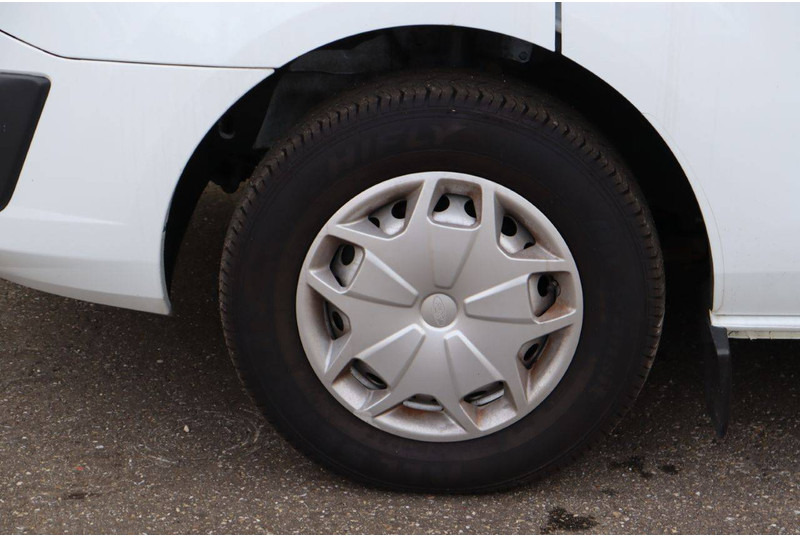 Fourgon utilitaire Ford Transit Custom: photos 14