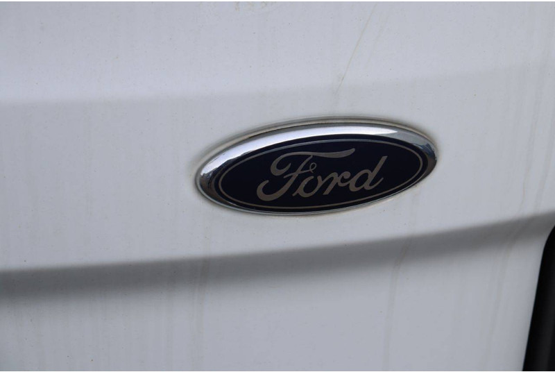 Fourgon utilitaire Ford Transit Custom: photos 19