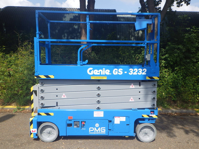 Genie GS-3232 - Nacelle ciseaux: photos 1 Genie GS-3232 - Nacelle ciseaux: photos 1