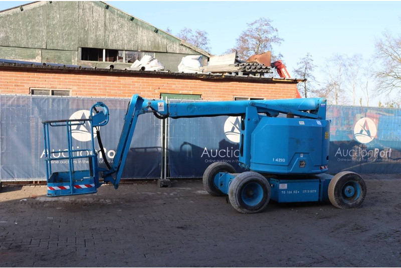 Genie Z-34/22 - Nacelle articulée: photos 1 Genie Z-34/22 - Nacelle articulée: photos 1