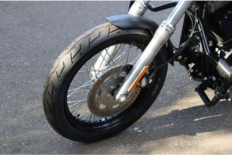 Motocyclette Harley-Davidson Dyna Street Bob: photos 11 Motocyclette Harley-Davidson Dyna Street Bob: photos 11