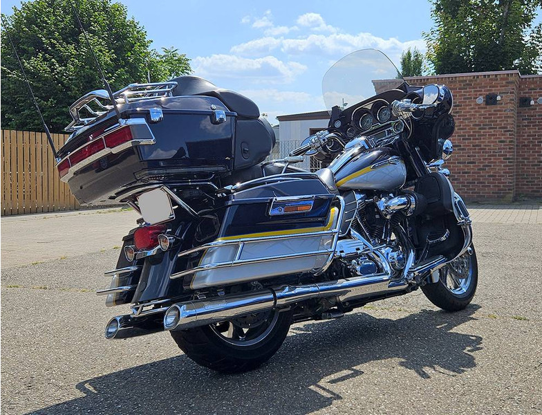 Harley-Davidson Electra Glide Ultra Classic (FLHTCUSE7) CVO - Motocyclette: photos 4 Harley-Davidson Electra Glide Ultra Classic (FLHTCUSE7) CVO - Motocyclette: photos 4