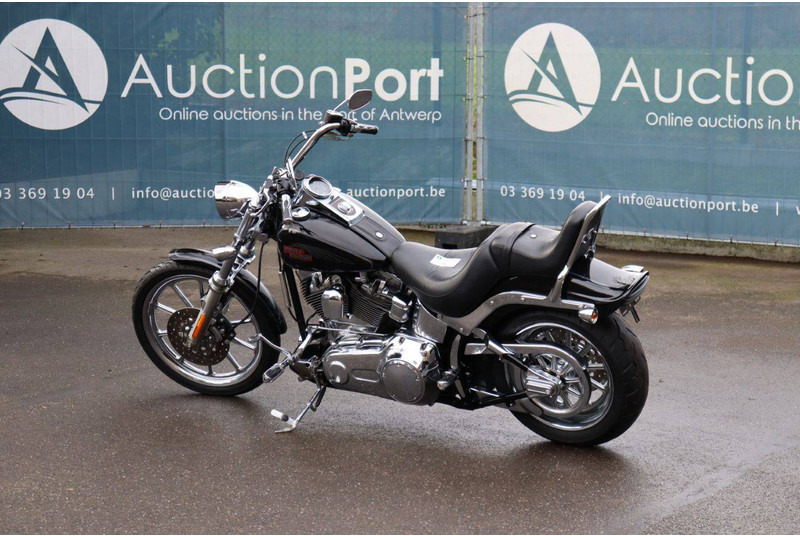 Harley-Davidson Softail Custom - Motocyclette: photos 3 Harley-Davidson Softail Custom - Motocyclette: photos 3