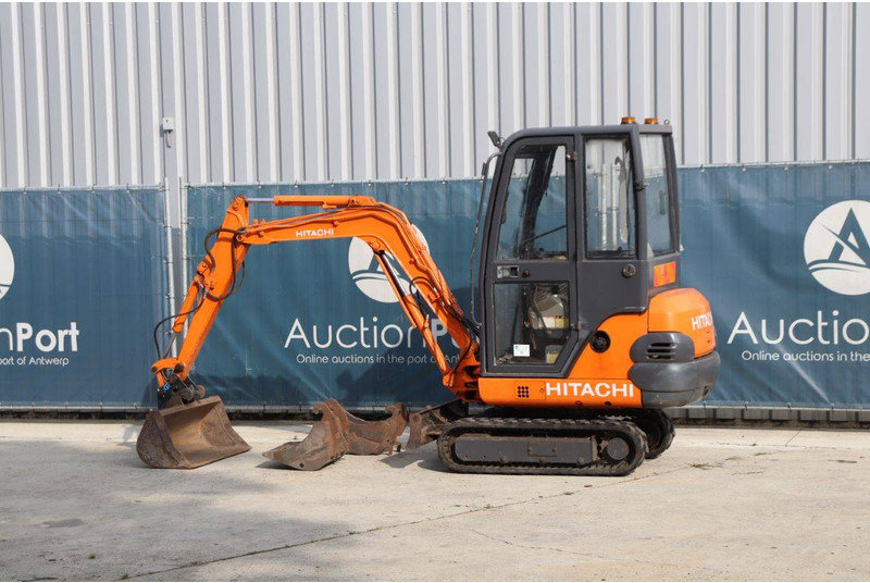 Hitachi EX15 - Pelle sur chenille: photos 3 Hitachi EX15 - Pelle sur chenille: photos 3