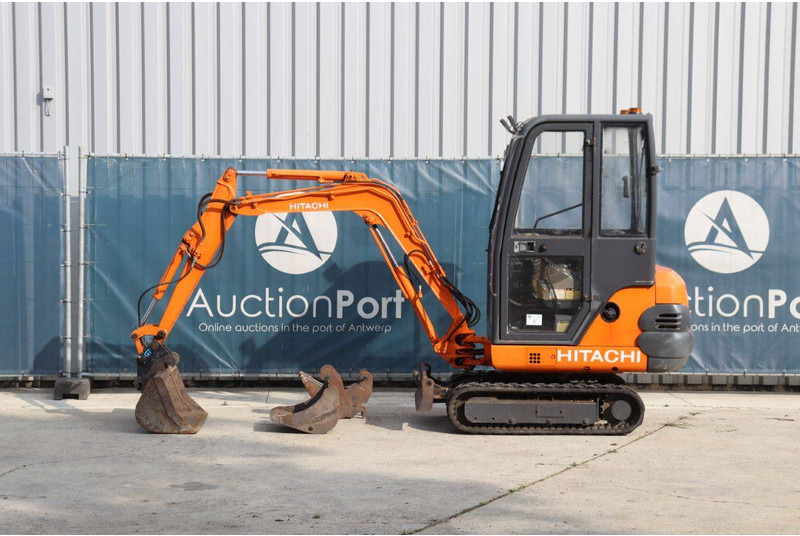 Hitachi EX15 - Pelle sur chenille: photos 2 Hitachi EX15 - Pelle sur chenille: photos 2