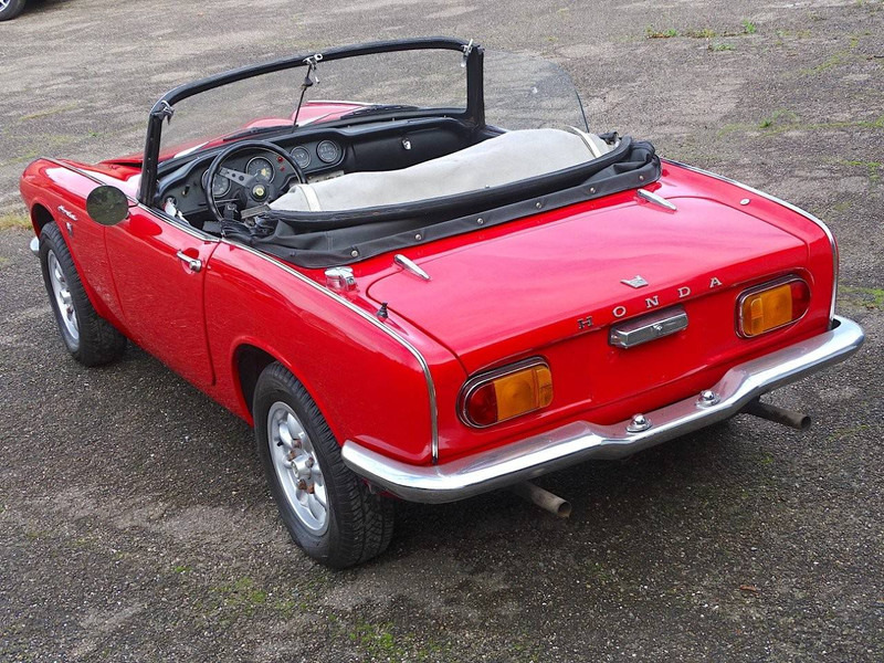 Honda S800 - Berline: photos 3 Honda S800 - Berline: photos 3
