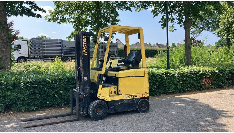 Hyster E1.75XM - Chariot élévateur électrique: photos 1 Hyster E1.75XM - Chariot élévateur électrique: photos 1