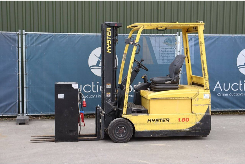 Hyster J1.80 XMT - Chariot élévateur électrique: photos 1 Hyster J1.80 XMT - Chariot élévateur électrique: photos 1