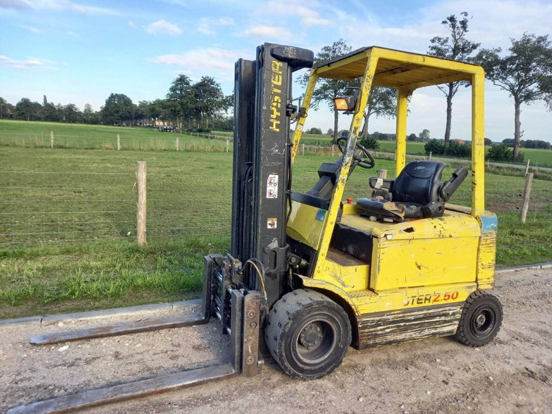 Hyster J2.50XM - Chariot élévateur électrique: photos 1 Hyster J2.50XM - Chariot élévateur électrique: photos 1