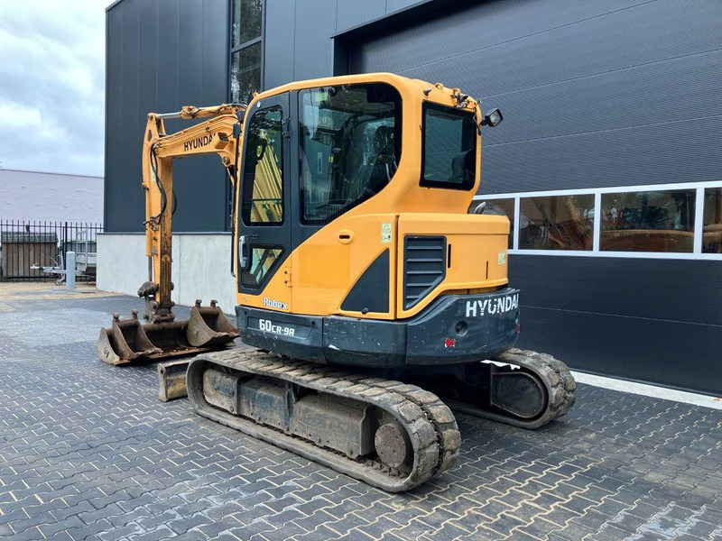 Hyundai Robex 60CR-9A - Pelle sur chenille: photos 3 Hyundai Robex 60CR-9A - Pelle sur chenille: photos 3