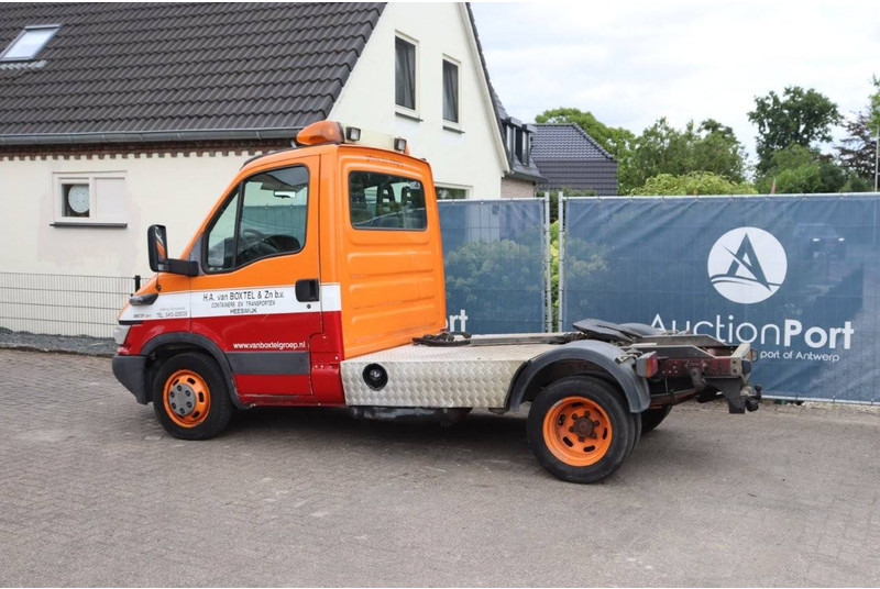Iveco 35C17 - Camion porte-conteneur/ Caisse mobile: photos 3 Iveco 35C17 - Camion porte-conteneur/ Caisse mobile: photos 3
