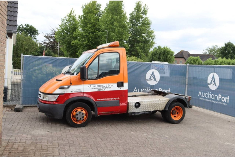 Iveco 35C17 - Camion porte-conteneur/ Caisse mobile: photos 1 Iveco 35C17 - Camion porte-conteneur/ Caisse mobile: photos 1