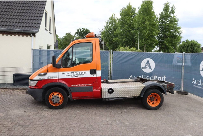 Iveco 35C17 - Camion porte-conteneur/ Caisse mobile: photos 2 Iveco 35C17 - Camion porte-conteneur/ Caisse mobile: photos 2