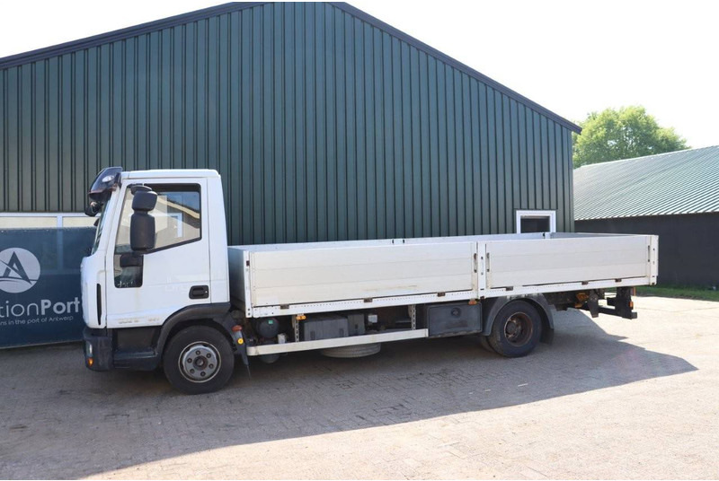 Iveco ML80E18/P - Camion plateau: photos 1 Iveco ML80E18/P - Camion plateau: photos 1