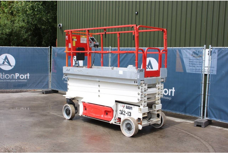 JLG 3246ES - Nacelle ciseaux: photos 3 JLG 3246ES - Nacelle ciseaux: photos 3