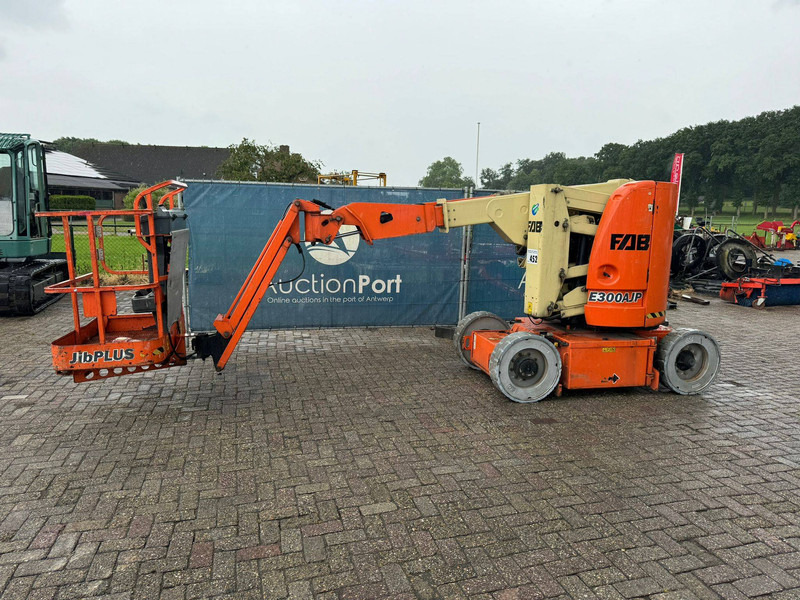 JLG E300AJP - Nacelle articulée: photos 1 JLG E300AJP - Nacelle articulée: photos 1