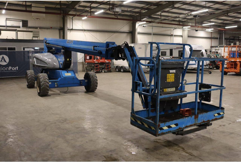 Nacelle télescopique JLG E600JP: photos 7