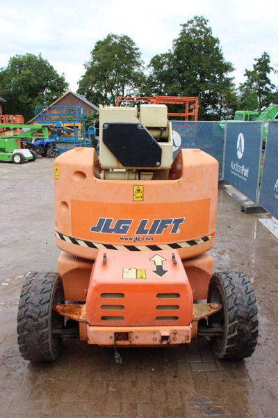 JLG M450AJ - Nacelle articulée: photos 4 JLG M450AJ - Nacelle articulée: photos 4