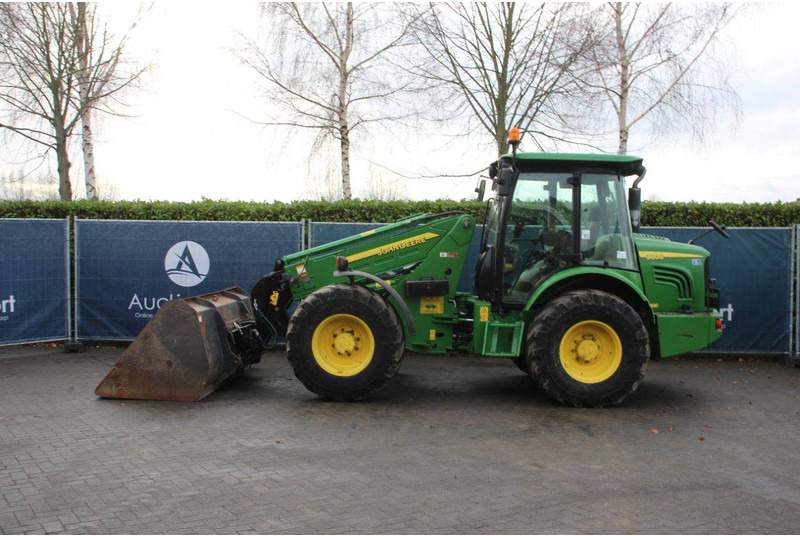 John Deere 3800 - Chargeuse sur pneus: photos 2 John Deere 3800 - Chargeuse sur pneus: photos 2
