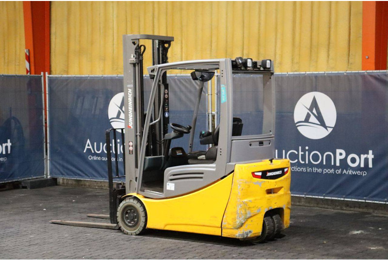 Jungheinrich EFG 216 - Chariot élévateur électrique: photos 3 Jungheinrich EFG 216 - Chariot élévateur électrique: photos 3