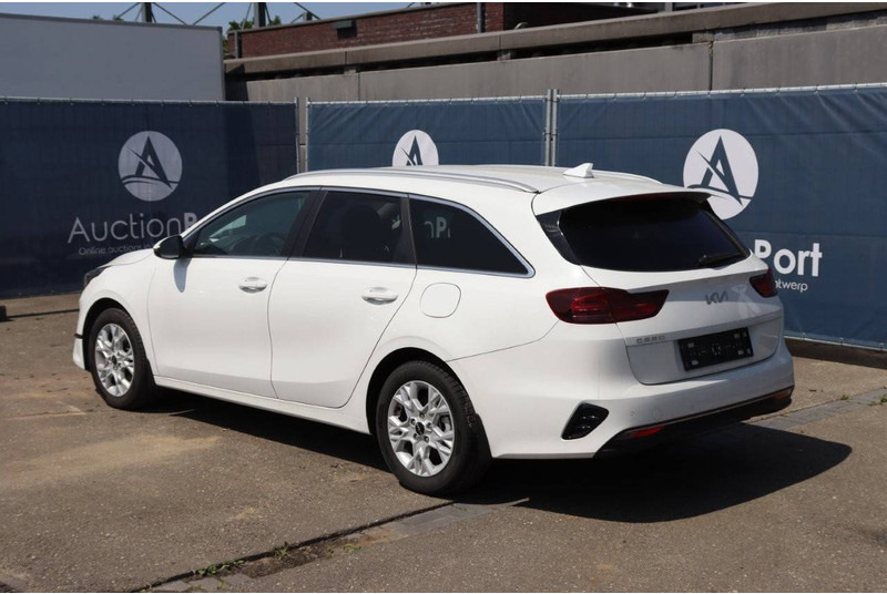 Kia Ceed Sportswagon - Berline: photos 4 Kia Ceed Sportswagon - Berline: photos 4