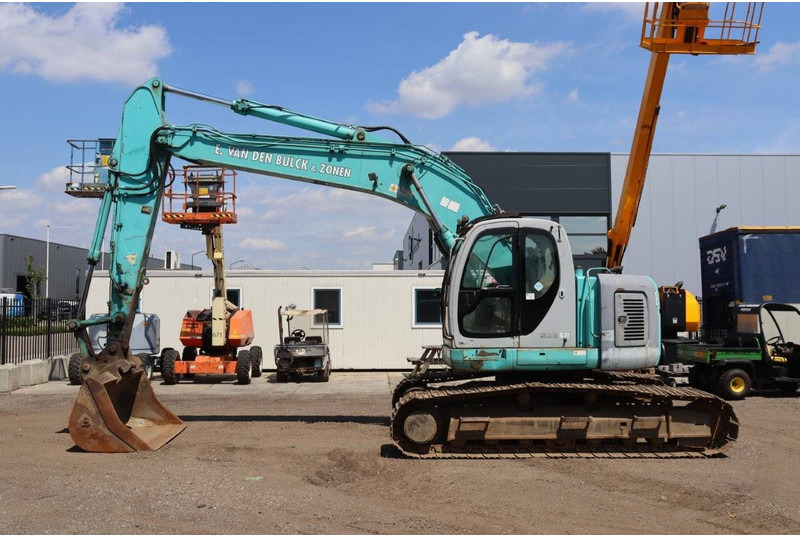 Kobelco SK235SR - Pelle sur chenille: photos 2 Kobelco SK235SR - Pelle sur chenille: photos 2