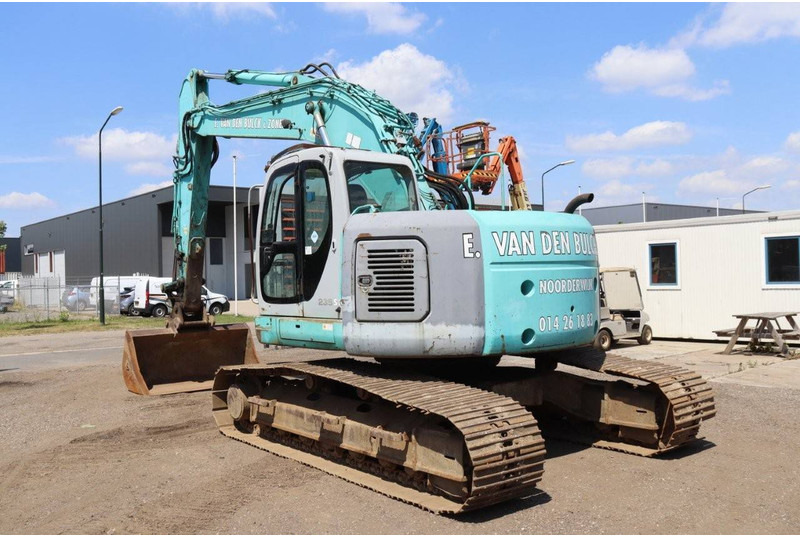 Kobelco SK235SR - Pelle sur chenille: photos 4 Kobelco SK235SR - Pelle sur chenille: photos 4