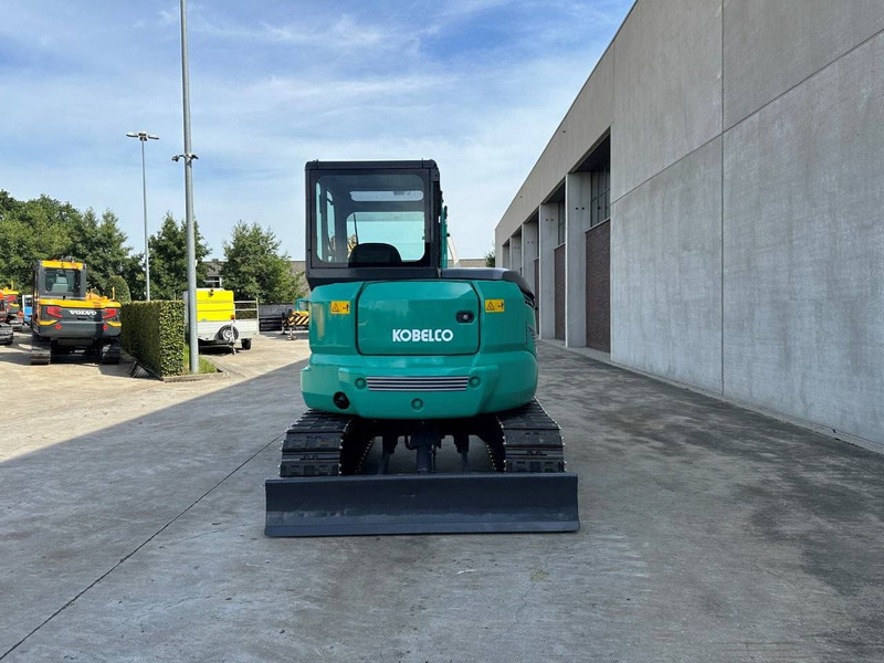 Kobelco SK55SRX-6 - Pelle sur chenille: photos 5 Kobelco SK55SRX-6 - Pelle sur chenille: photos 5