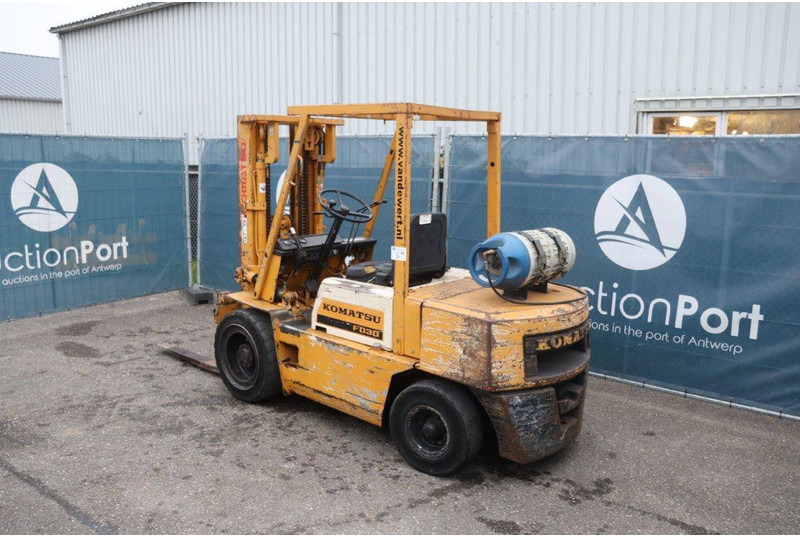 Komatsu FG30-8 - Chariot élévateur à gaz: photos 3 Komatsu FG30-8 - Chariot élévateur à gaz: photos 3