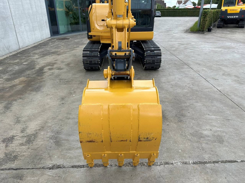 Pelle sur chenille Komatsu PC56-7: photos 8