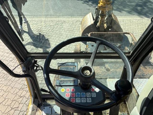 Pelle sur pneus Liebherr A 900 C ZW: photos 17