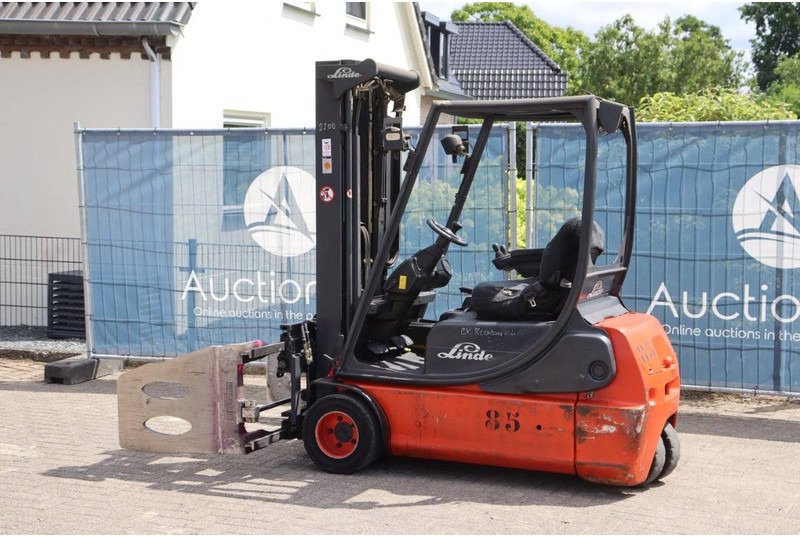 Linde E18C-02 - Chariot élévateur électrique: photos 3 Linde E18C-02 - Chariot élévateur électrique: photos 3
