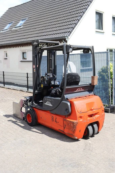 Linde E18C-02 - Chariot élévateur électrique: photos 4 Linde E18C-02 - Chariot élévateur électrique: photos 4