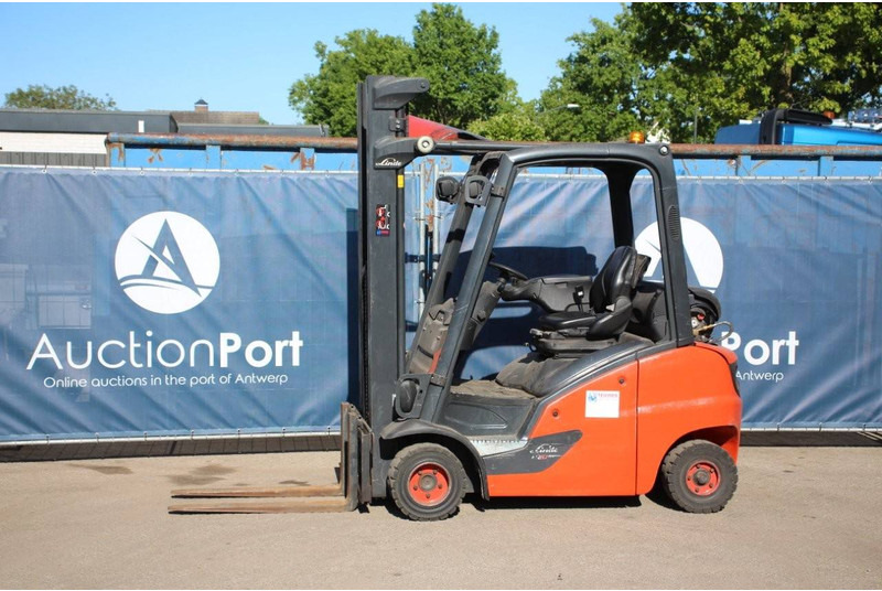 Linde H20T-01 - Chariot élévateur à gaz: photos 1 Linde H20T-01 - Chariot élévateur à gaz: photos 1