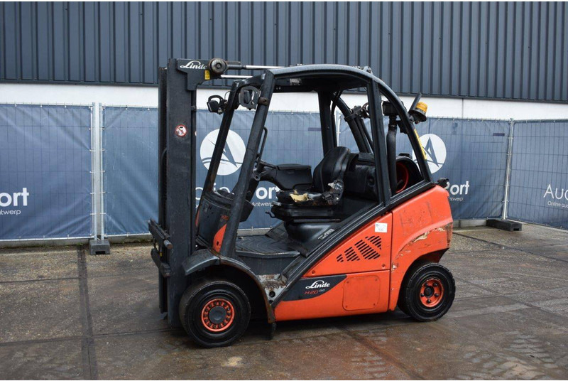 Linde H20T-02/600 - Chariot élévateur à gaz: photos 1 Linde H20T-02/600 - Chariot élévateur à gaz: photos 1