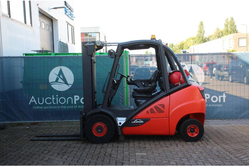 Linde H30T-02 - Chariot élévateur à gaz: photos 2 Linde H30T-02 - Chariot élévateur à gaz: photos 2